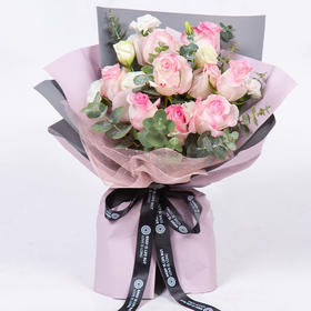 钟情你   11支糖果色玫瑰，桔梗，尤加利搭配（1931）