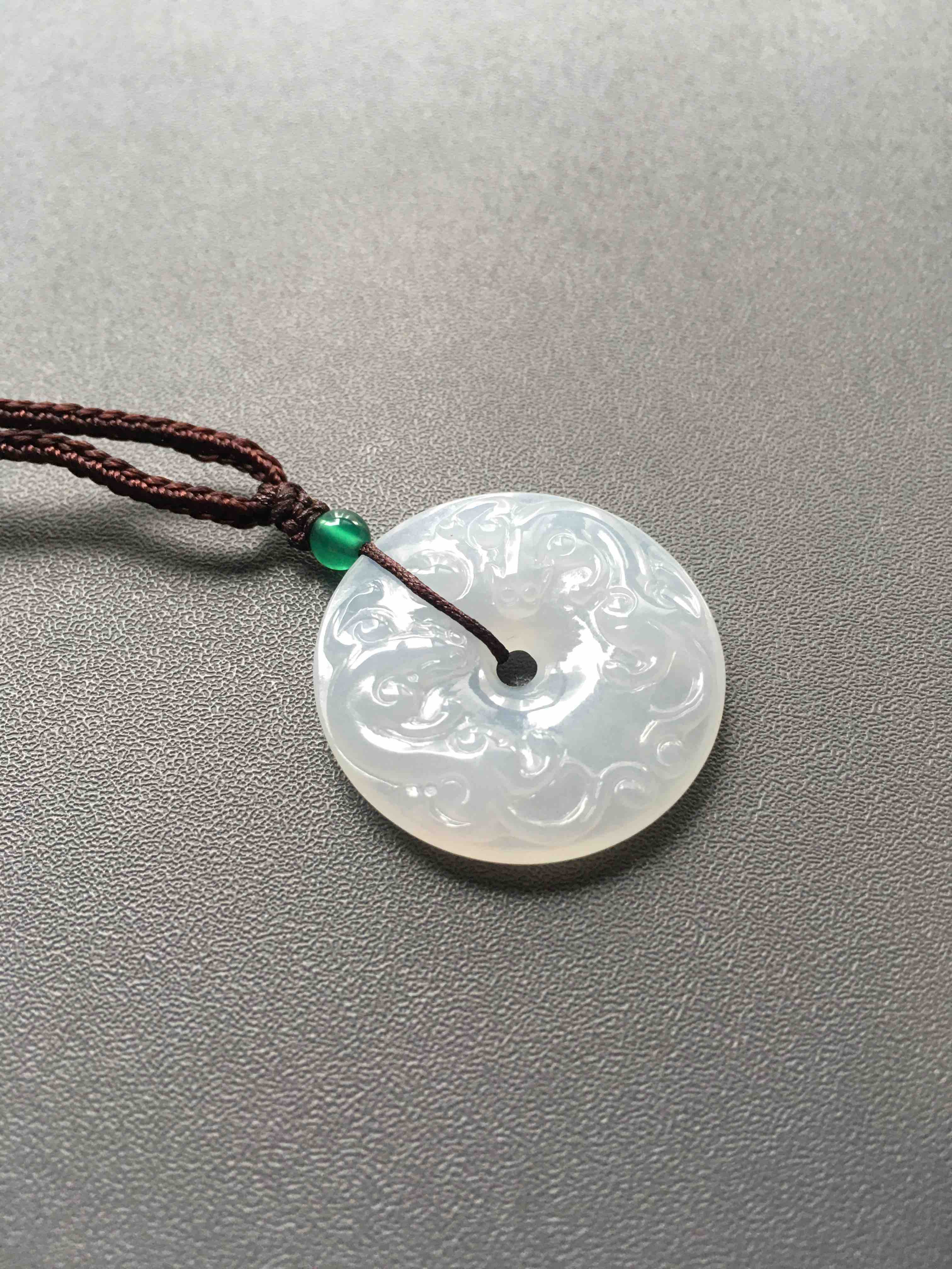 糯冰种翡翠双龙玉扣