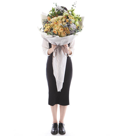 快乐天使     香槟玫瑰33枝、黄色水仙百合1.5扎、浅紫色绣球1枝 （1943） 商品图4