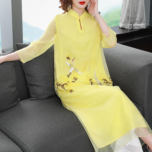 SM-SM191007新款时尚改良旗袍领七分袖中长款刺绣绣花连衣裙 商品图3