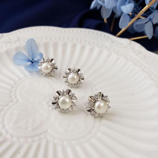 雪花耳钉925半银 白色6-7馒头圆强光微瑕 珍珠耳钉 商品图1