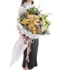 快乐天使     香槟玫瑰33枝、黄色水仙百合1.5扎、浅紫色绣球1枝 （1943） 商品缩略图2