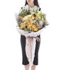快乐天使     香槟玫瑰33枝、黄色水仙百合1.5扎、浅紫色绣球1枝 （1943） 商品缩略图0