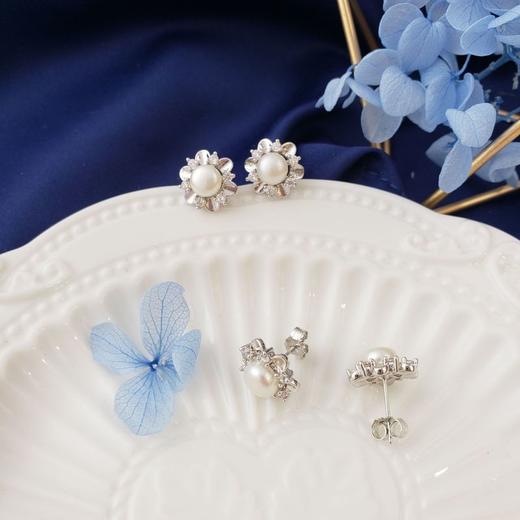 雪花耳钉925半银 白色6-7馒头圆强光微瑕 珍珠耳钉 商品图2