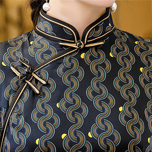 SKY-902218复古改良端庄大气桑蚕丝旗袍 商品图3