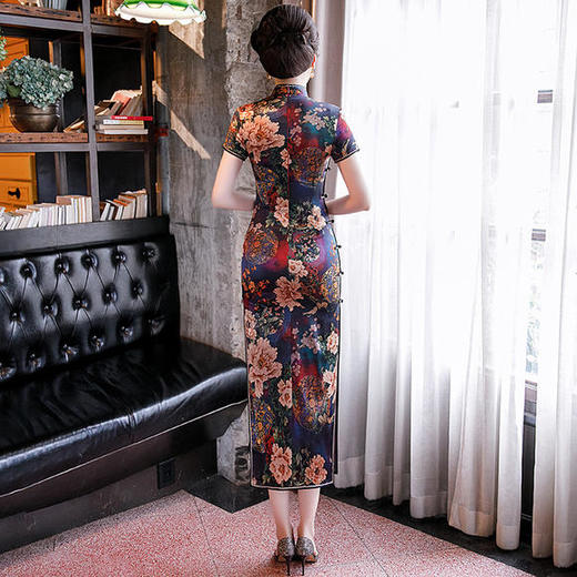 WXG-20A6优雅桑蚕丝复古改良高端大气旗袍 商品图2