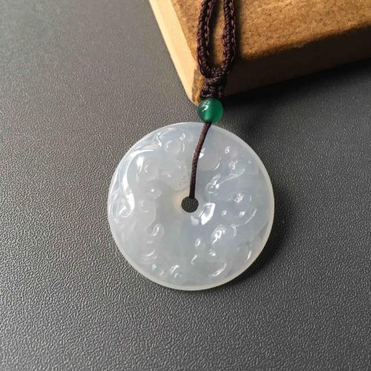 糯冰种翡翠双龙玉扣 商品图0