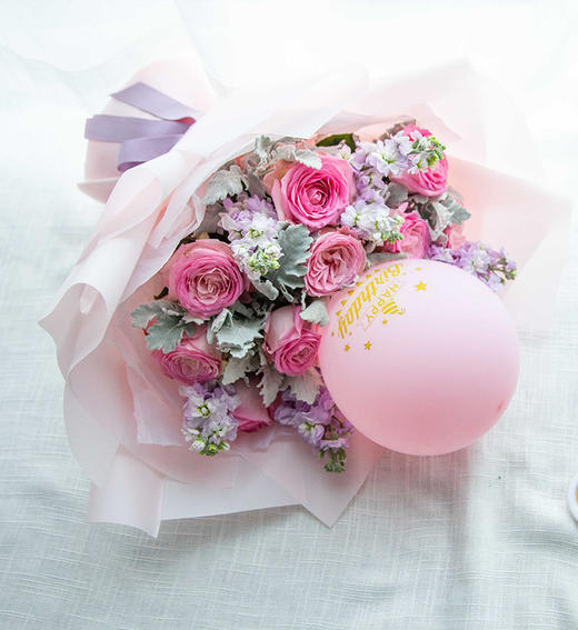 浓情蜜语     深粉雪山或苏醒粉玫瑰9枝，浅紫色紫罗兰6枝（1946） 商品图2