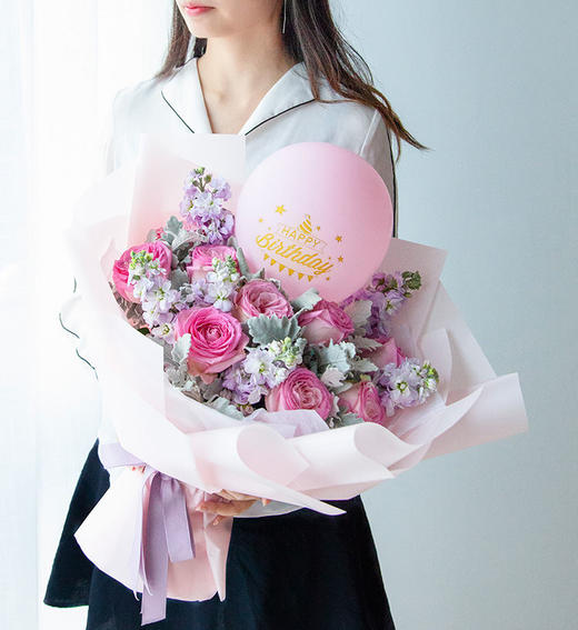 浓情蜜语     深粉雪山或苏醒粉玫瑰9枝，浅紫色紫罗兰6枝（1946） 商品图3