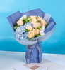 一往情缘   9支香槟玫瑰，2支白玫瑰，一个蓝色绣球，栀子叶搭配！（1953） 商品缩略图0