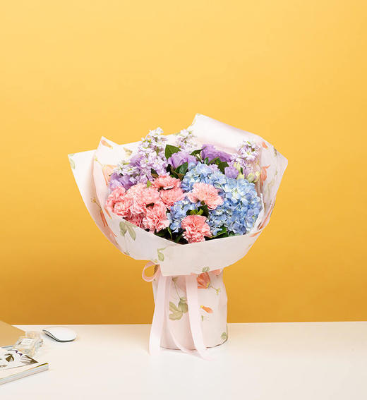 深爱的人     粉色康乃馨10枝，浅蓝色绣球1枝，浅紫色紫罗兰5枝（1949） 商品图3