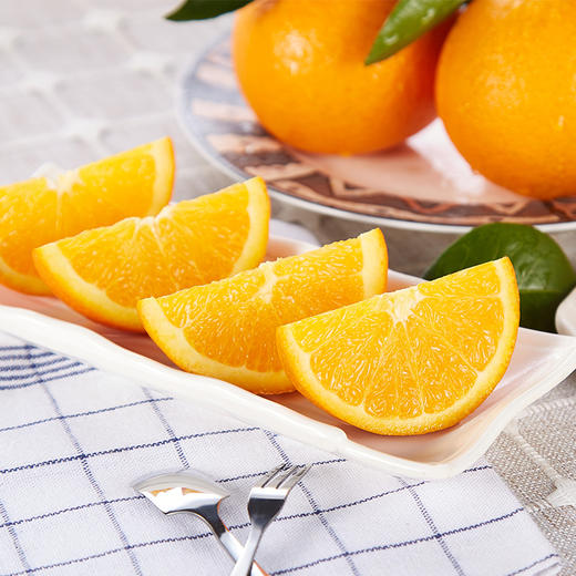 【湖北秭归-伦晚春橙 】果肉细腻，甜润多汁，花果同枝，14个月生长周期 3斤/5斤/9斤家庭装 商品图1