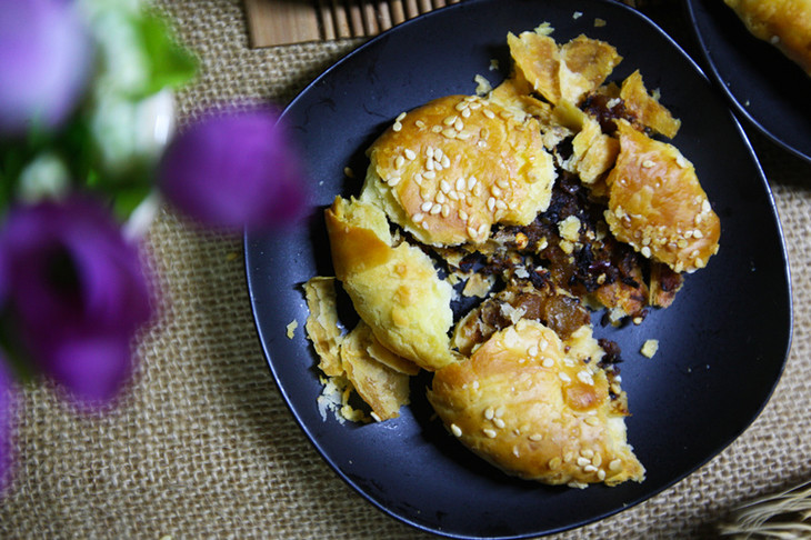 建德方顺和梅干菜严州酥饼正宗严州纯手工小吃皮薄色如蟹黄入口酥脆