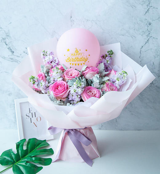 浓情蜜语     深粉雪山或苏醒粉玫瑰9枝，浅紫色紫罗兰6枝（1946） 商品图0