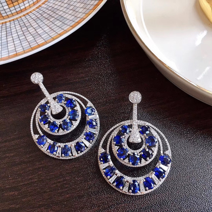 蓝宝石大耳坠好大好霸气蓝宝石106克拉颗颗玻璃体色好体好钻石就用了2