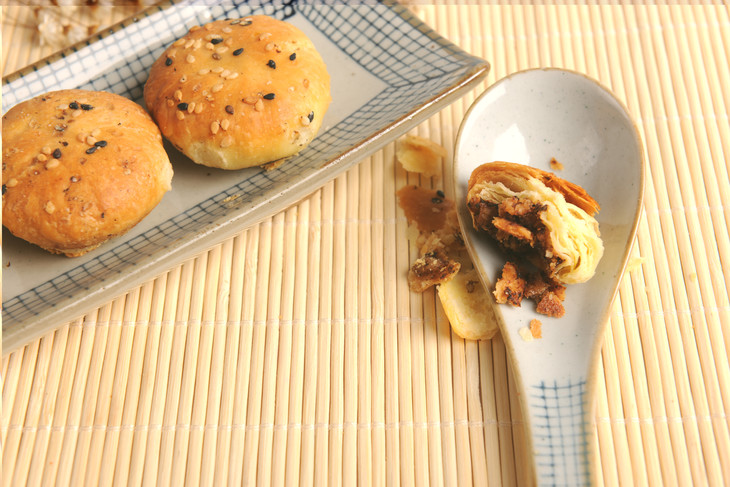 建德方顺和梅干菜严州酥饼正宗严州纯手工小吃皮薄色如蟹黄入口酥脆