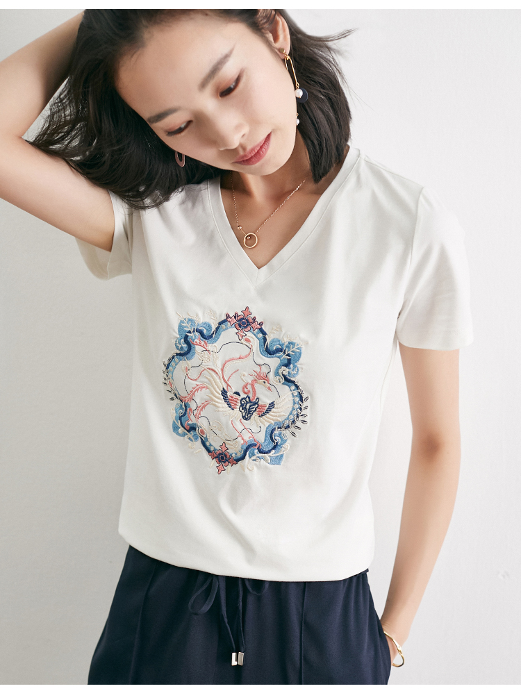 重工国风凤凰刺绣小心机露锁骨v领短袖t恤基础