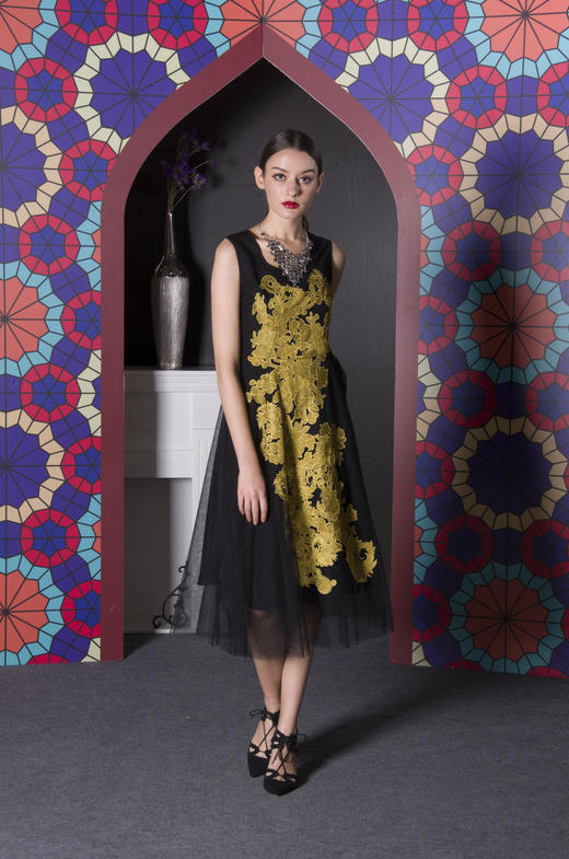 1S6847--黑色连衣裙--来通艺术--《智慧之光-波斯艺术》 商品图5