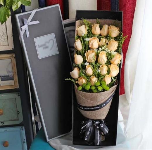 爱无限      19支香槟玫瑰，黄莺搭配，50cm礼盒(1839) 商品图0