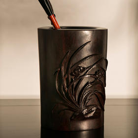 「小叶紫檀」浮雕兰花笔筒