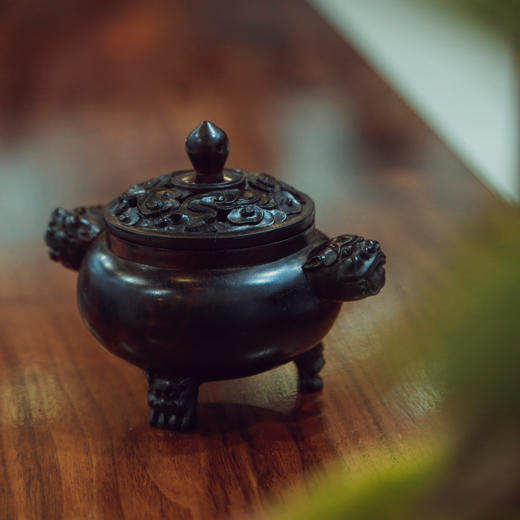 「小叶紫檀」祥云兽首香炉 商品图0