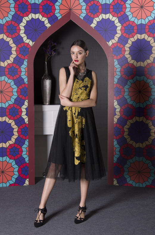 1S6847--黑色连衣裙--来通艺术--《智慧之光-波斯艺术》 商品图2