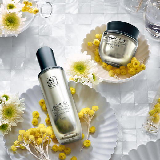 摩登红人蜡菊套装礼盒保湿水精华液面霜眼霜洁面清爽补水护肤国货 商品图2