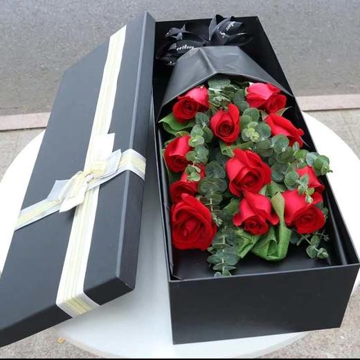 真爱来敲门     11支红玫瑰，尤加利搭配，礼盒包装（1886） 商品图0