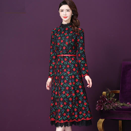 WXY-8602新款韩版蕾丝拼接法式复古刺绣内搭中长裙子 商品图0