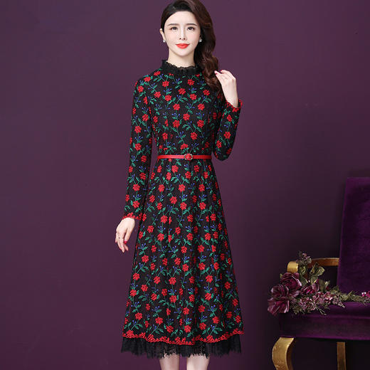 WXY-8602新款韩版蕾丝拼接法式复古刺绣内搭中长裙子 商品图1