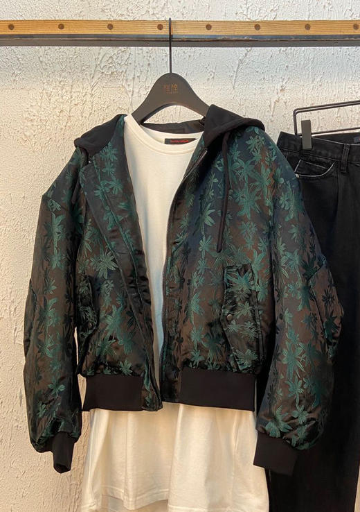 DEC B915372160 满提花工艺纺锥形外套 商品图0