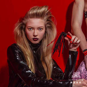 露台LOVEONTERRACE 牛皮流苏包包挂饰情调SP小皮鞭