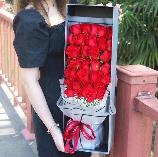 爱无止境        33支红玫瑰，满天星搭配，50cm 礼盒 商品图0