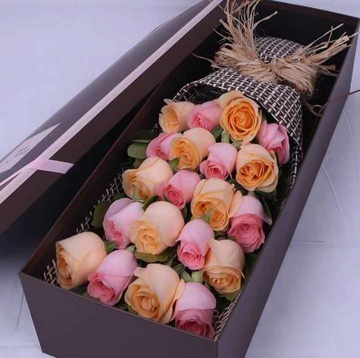 有蝶相恋      10支香槟玫瑰，9支戴安娜玫瑰，55cm礼盒！(1871) 商品图0