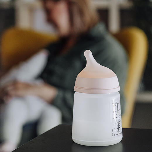 苏维妮 硅胶奶瓶 宽口径 进口新生儿宝宝 0个月以上 奶嘴流量可调节 仿母乳型 防摔 180ml 商品图6