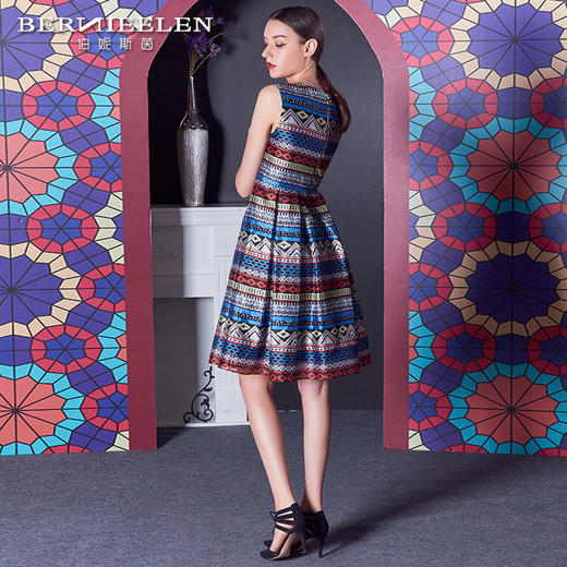 2S6865--蓝色连衣裙--高处的召唤--《智慧之光--波斯艺术》 商品图5