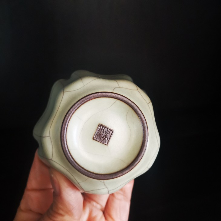 吴小宝陈石玄根之徒龙泉青瓷纯手工传世哥窑冰裂纹开片铁胎品茗杯