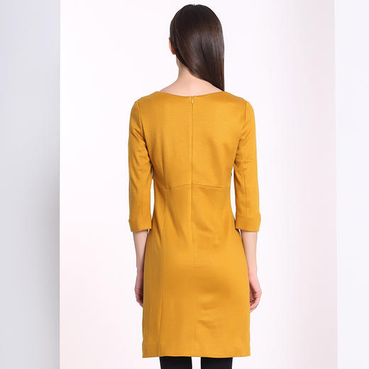 EITIE爱特爱秋冬季简约纯色通勤圆领褶皱收腰中长款连衣裙显瘦女5207946 商品图1