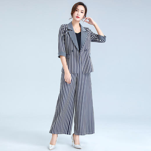 OY-20-026新款女装条纹五分袖小西装套装 商品图1