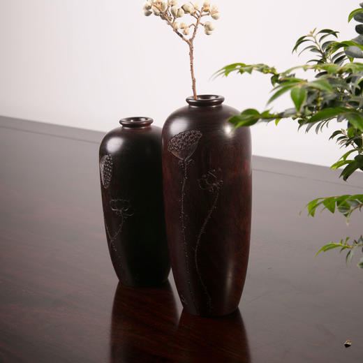 「小叶紫檀」水波纹浅雕莲蓬花器套组 商品图0