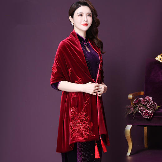 WXY-801新款金丝绒复古中国风刺绣两用洋气外搭披肩 商品图0