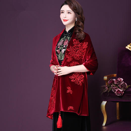 WXY-801新款金丝绒复古中国风刺绣两用洋气外搭披肩 商品图2