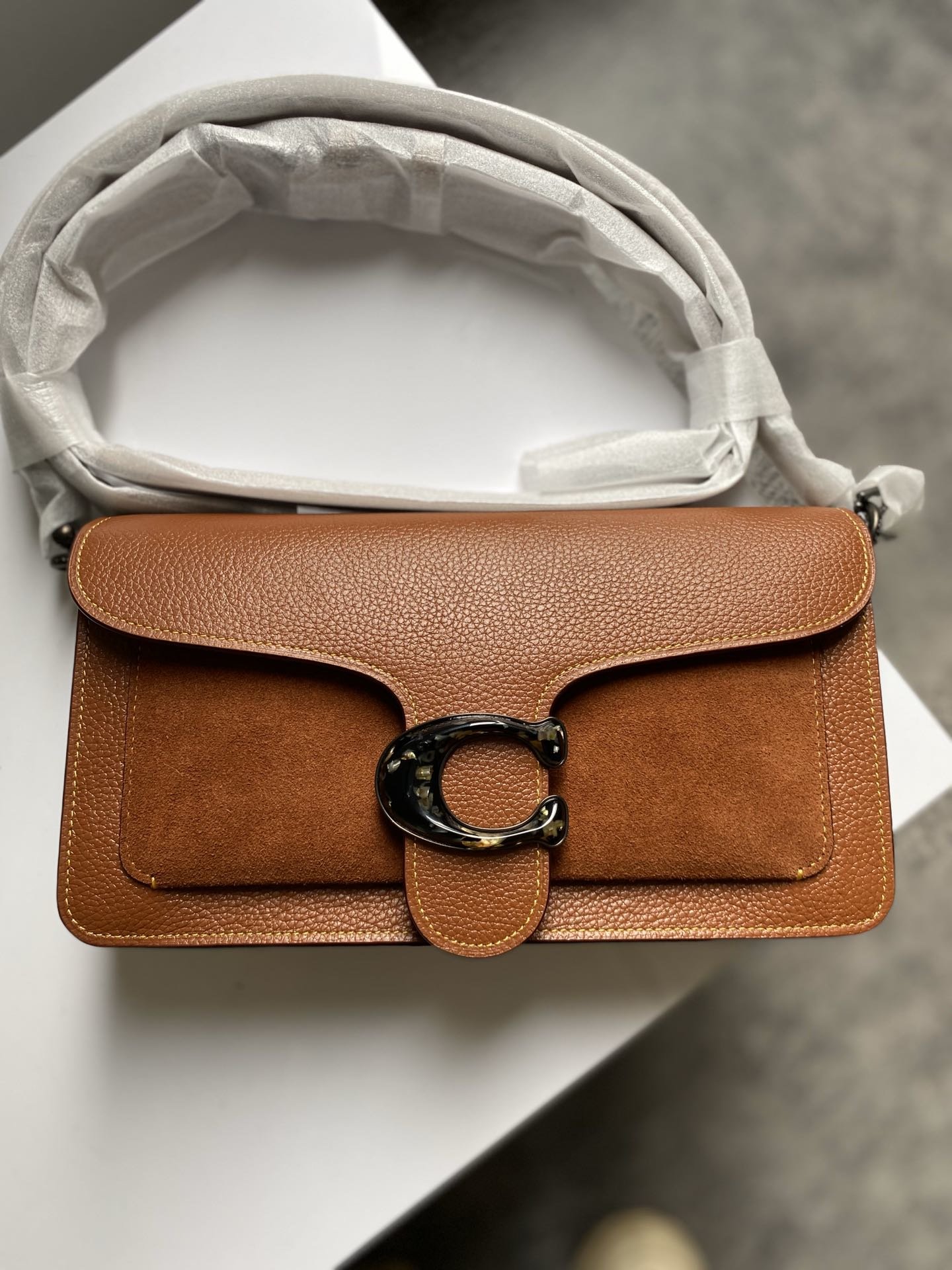 coachtabby焦糖色酒神包