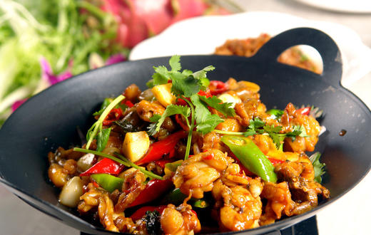 干锅牛蛙宫爆鸡丁