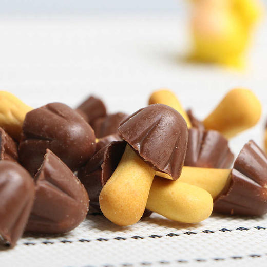 好丽友蘑古力红豆巧克力小饼干48g盒