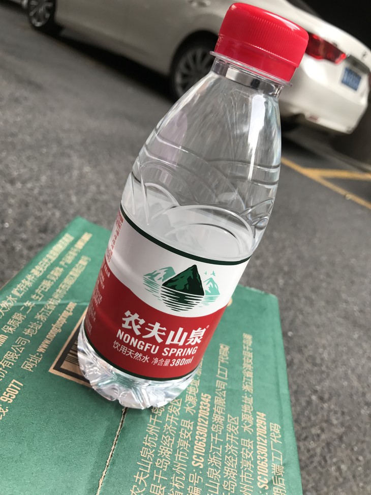 水农夫山泉瓶装水380ml24