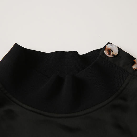 VIMAGE纬漫纪女装上衣长袖修身圆领黑色女V1313901 商品图2