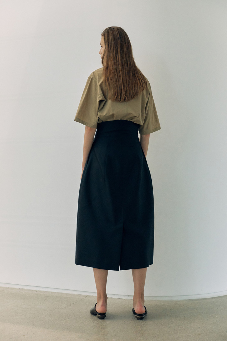 lowclassic20ss黑蓝色弧线剪裁半裙