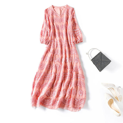 NYT-20011新款七分袖绣花纯色打底裙气质V领重工刺绣连衣裙 商品图4