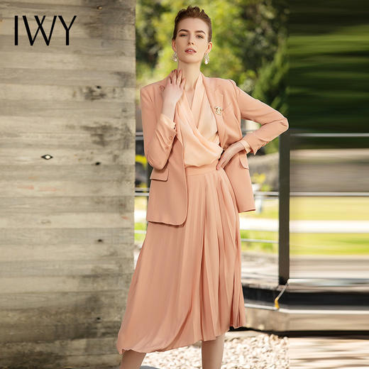 IWY/粉色西装百褶裙时尚套装201028C1+S4 商品图0